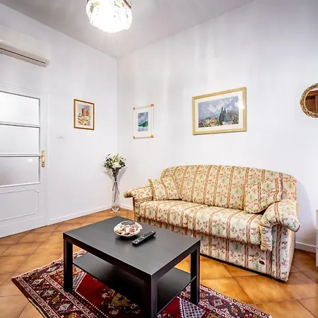 Yid Comfortable With Lift Firenze