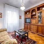 Yid Comfortable With Lift Appartamento *