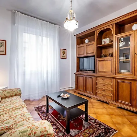 Yid Comfortable With Lift Appartement Florence