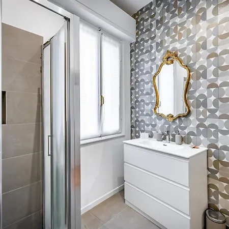 Yid Comfortable With Lift Apartman
