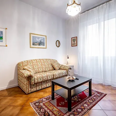 Yid Comfortable With Lift Apartman