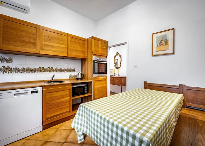 Yid Comfortable With Lift Διαμέρισμα *